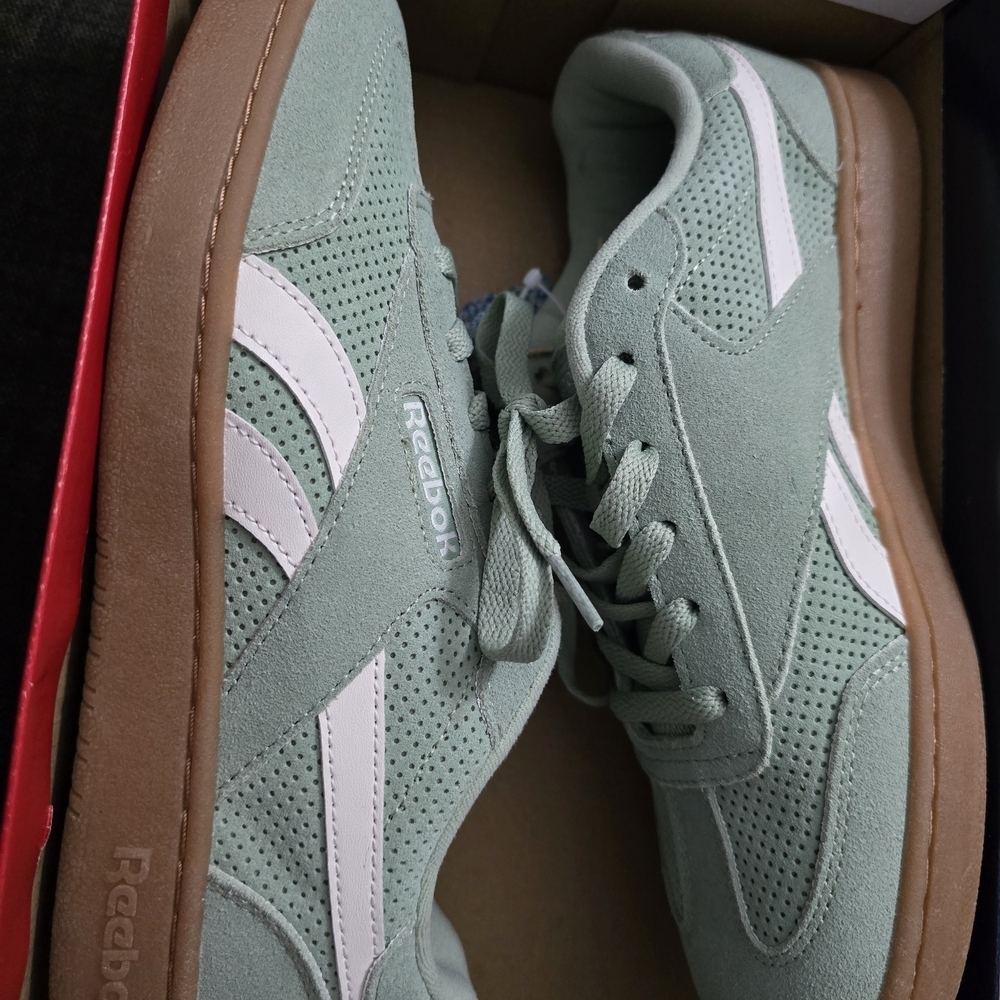 Reebok Light Green and White Sneakers - Picture 5 of 16